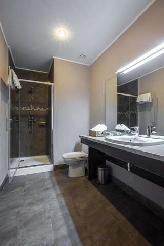 Отель Bontiak Hotel Киев Номер "Комфорт" с кроватью размера "king-size"-30